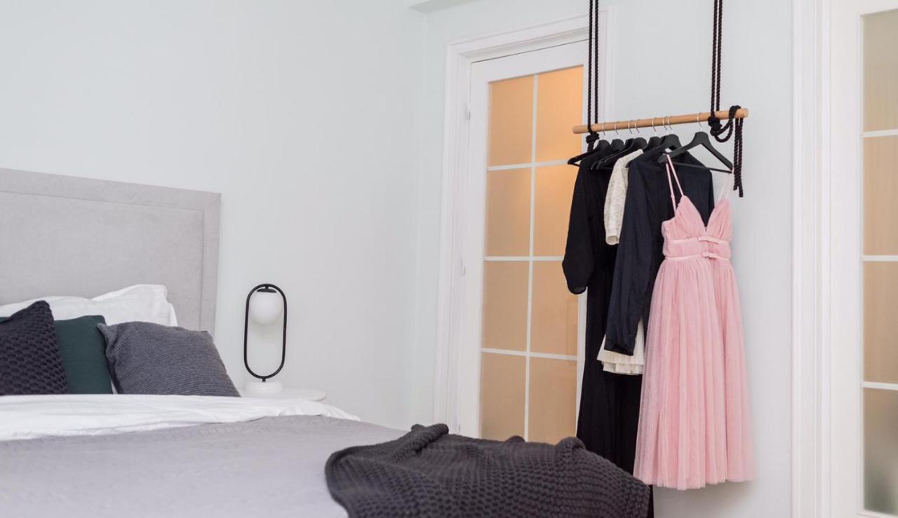 Explore The From Its Center In A Chic Balcony *